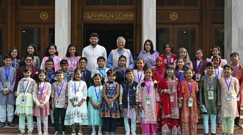 “নতুন কুঁড়ি” প্রতিযোগিতায় বিজয়ীদের মাঝে পুরস্কার বিতরণ করেছেন প্রধান উপদেষ্টা ড. মুহাম্মদ ইউনূস